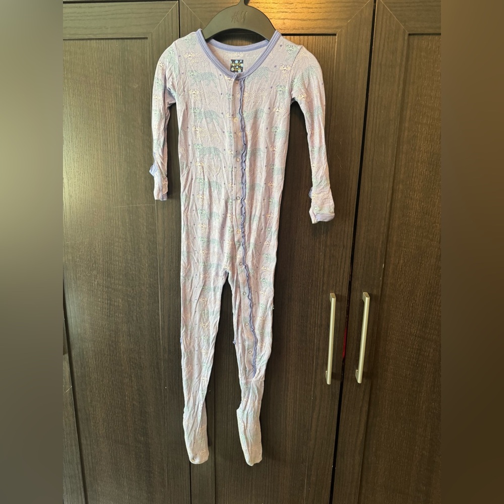 Kickee Pants sz 4 lilac leopard footie pajamas pjs